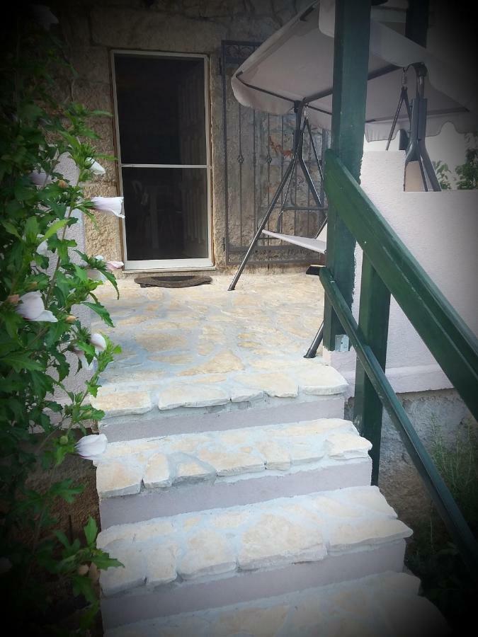 Holiday Home Jadric Osoje 外观 照片